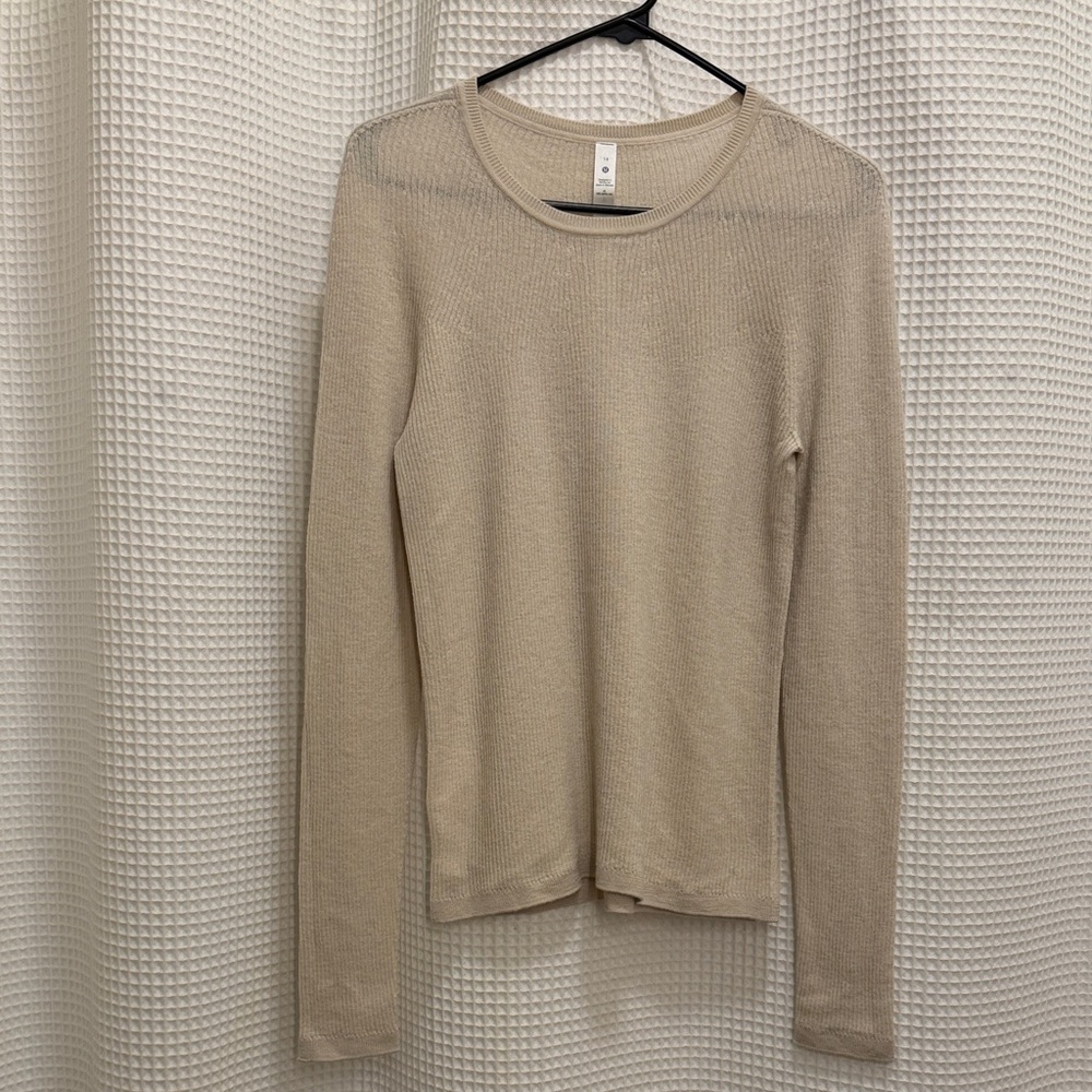 lululemon athletica 100% merino wool Long-Sleeve Top - size 14